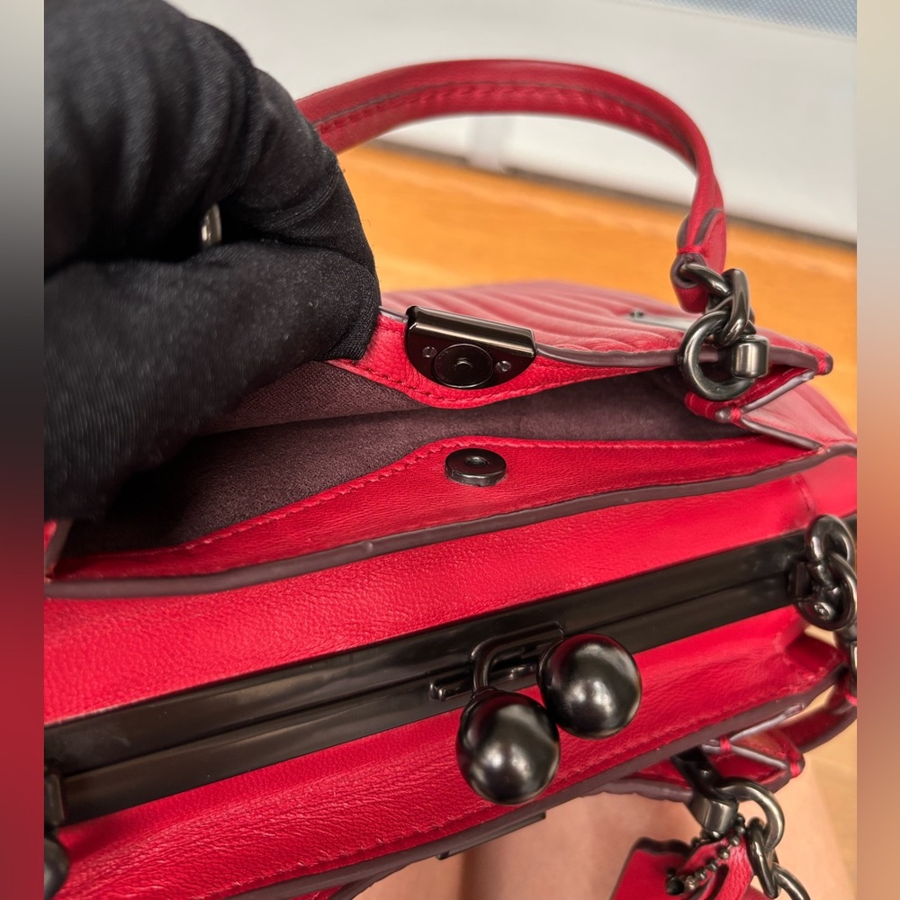 COACH Kisslock Dreamer 21 With Quilting And Rivets Red - Picture 10 of 15